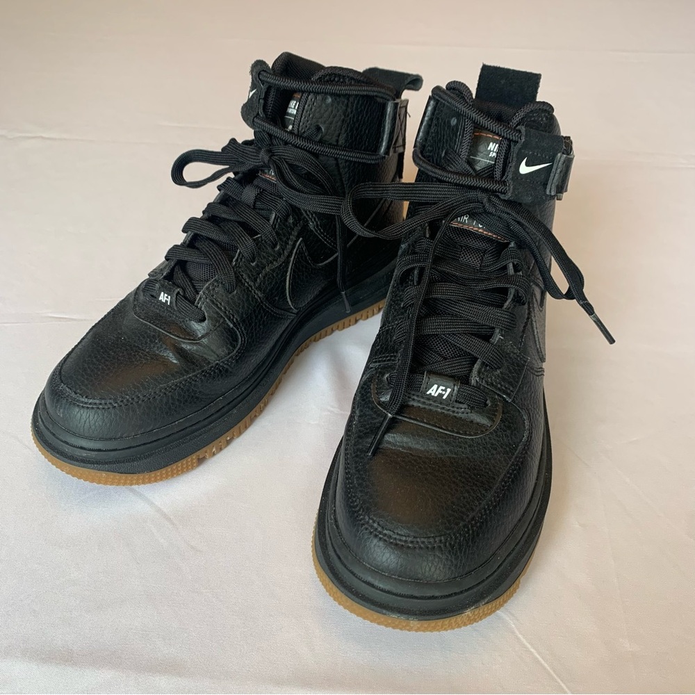 Nike Air Force 1 High Utility 2.0 Boot Shoe Black Gum Women's Size 7 DC3584-001
